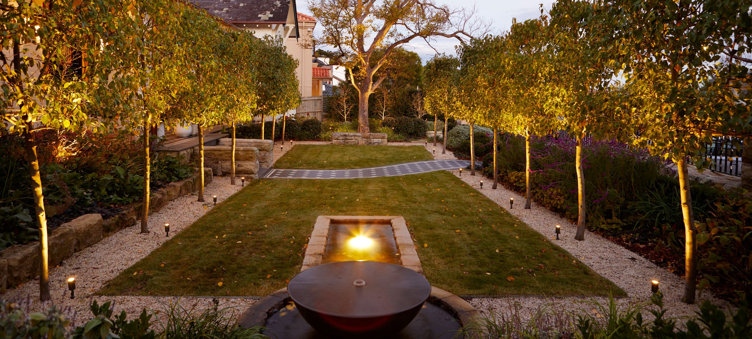 Gardens-at-Night-landscape-lighting-accent-lights
